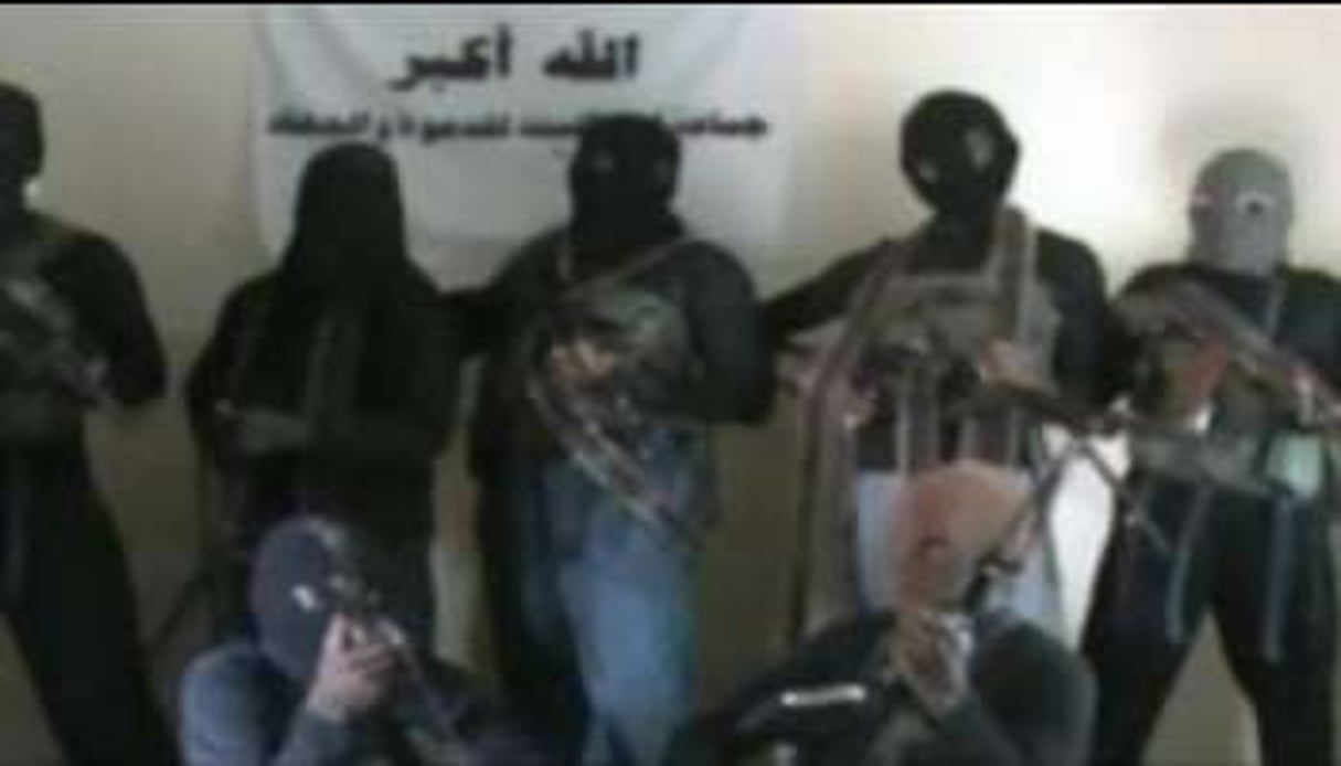 Image tirée d’une vidéo de 2010 montrant des membre de la secte Boko Haram. © AFP