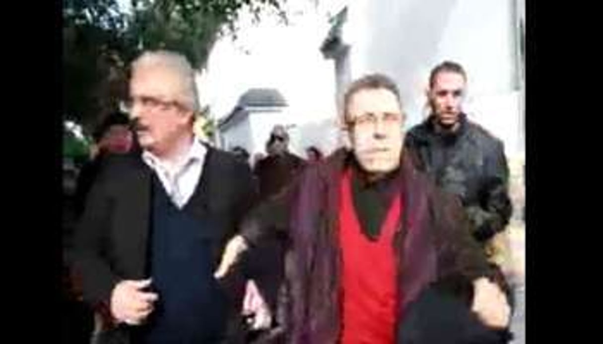 Z. Krichen (à g.) et H. R’Dissi après avoir été agressés par des salafistes, le 23 janvier. © Youtube