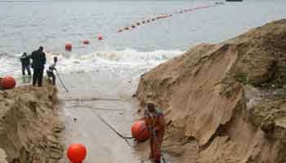 Le câble sous-marin ACE installé au Gabon le 27 octobre 2011. © AFP