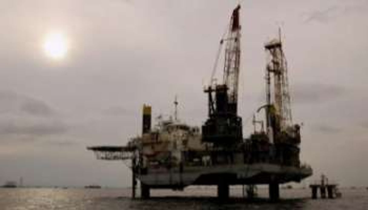 Plateforme pétrolière au large du Gabon. © Reuters