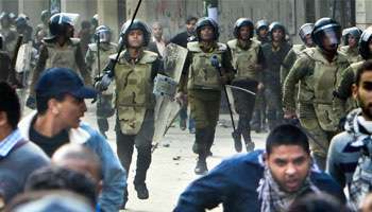 Dispersion de manifestants, le 16 décembre dernier, au Caire. © Amr Dalsh/Reuters