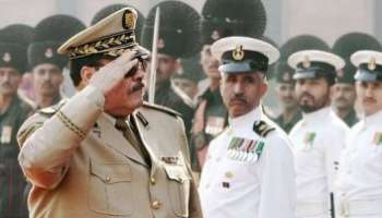 Le général Mohamed Lamari, le 8 novembre 2001 à New Delhi. © Prakash Singh/AFP/Archives