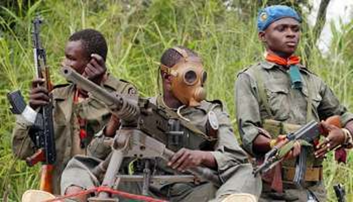 Les jeunes recrues des Forces nouvelles (FN) à l’entrainement. © Georges Gobet/AFP