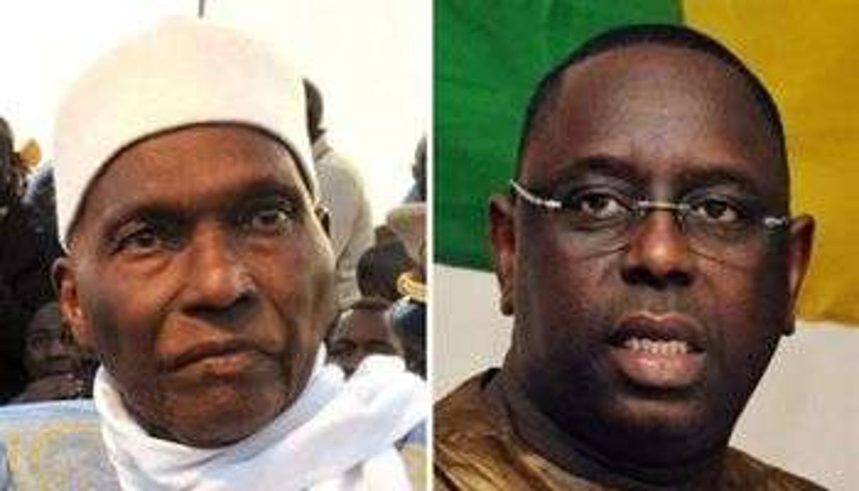 Avec 34,81% des voix, Abdoulaye Wade devance Macky Sall, qui recueille 26,58% des voix. © AFP/Montage J.A.