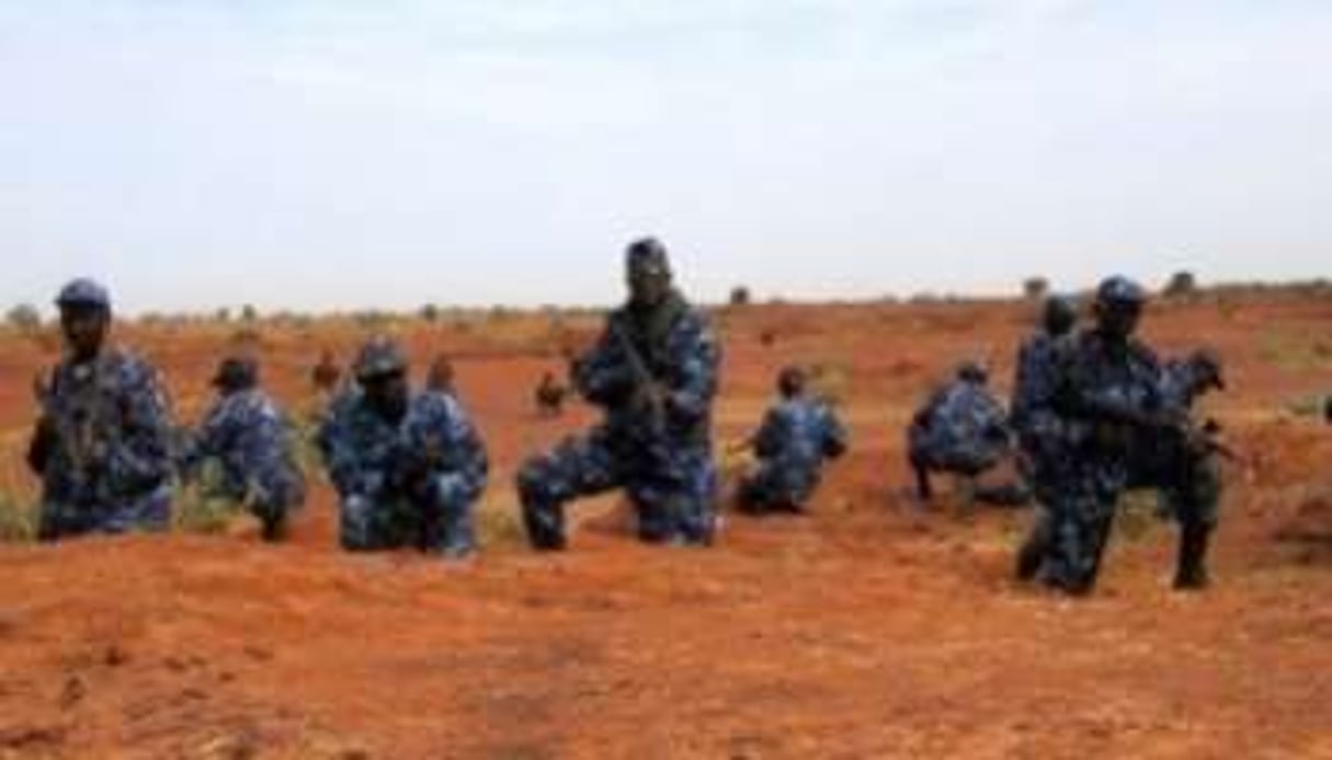 Dans le Nord du Mali, les militaires originaires du sud montrent parfois peu d’ardeur au combat. © Baba Ahmed, pour J.A.