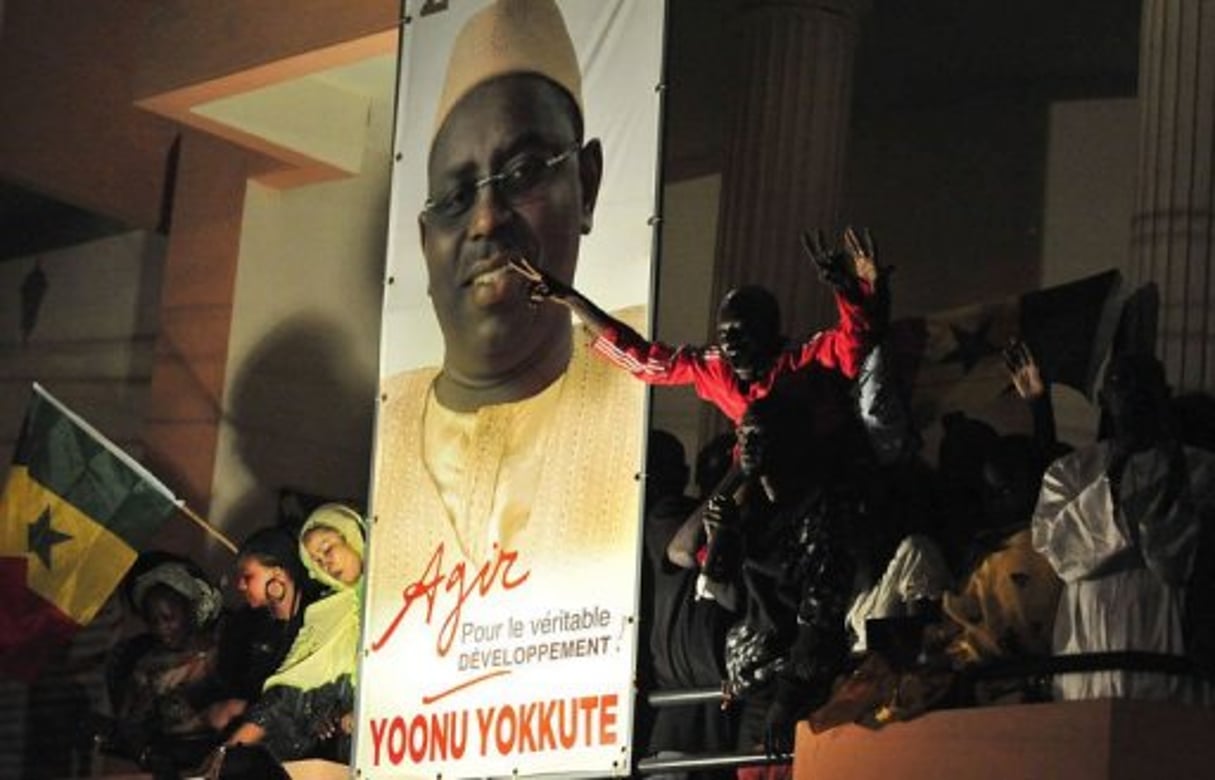 Sénégal: Macky Sall, élu président, met fin à 12 ans de pouvoir de Wade © AFP