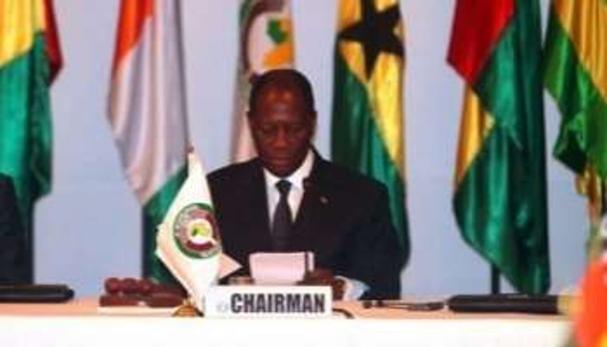 Le président de la Cedeao Alassane Ouattara mènera la délégation de chefs d’État à Bamako. © AFP