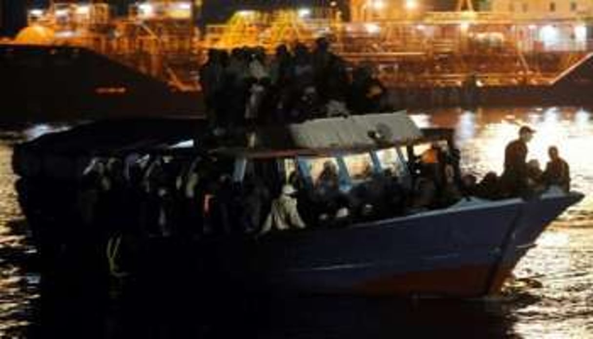Fin mars 2011, 63 migrants sont morts en voulant quitter la Libye. © AFP