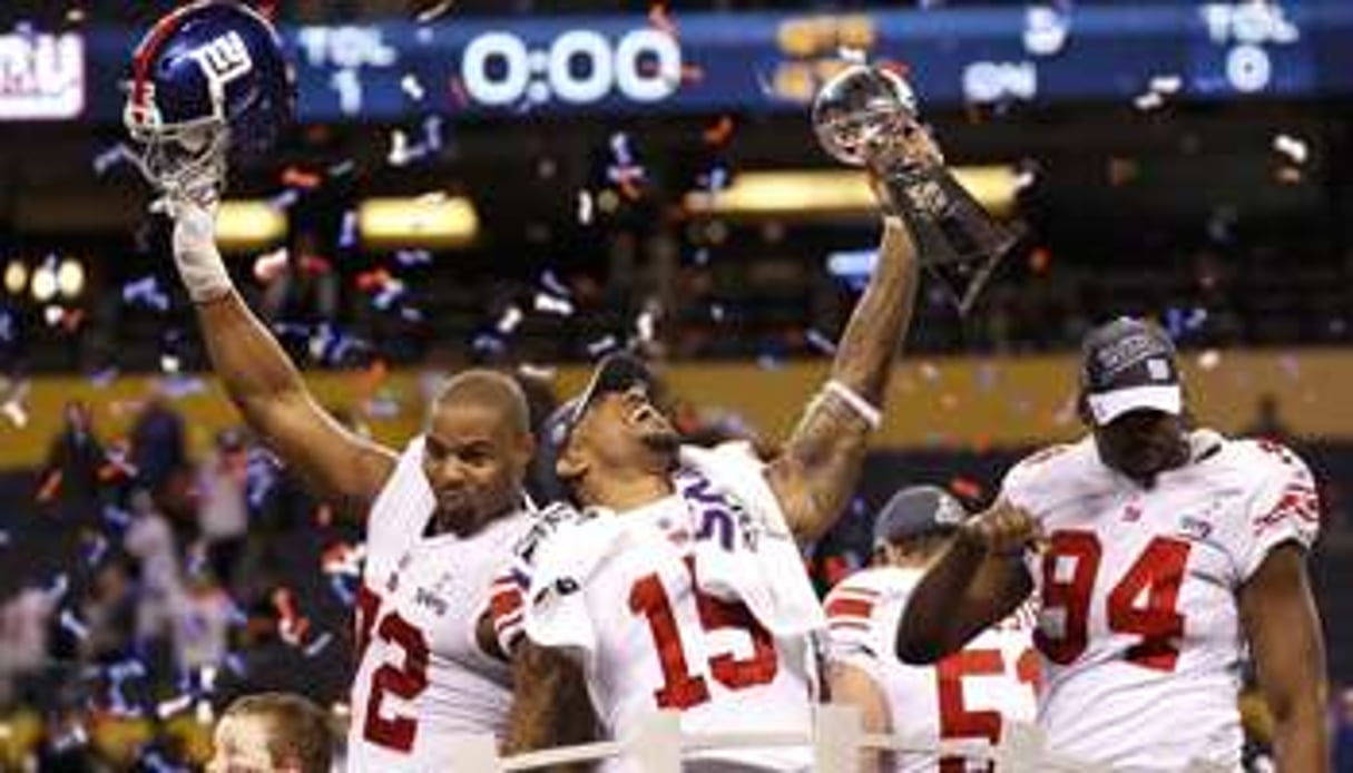 Mathias Kiwanuka (d.) brille sous les couleurs des Giants de New-York. © Reuters