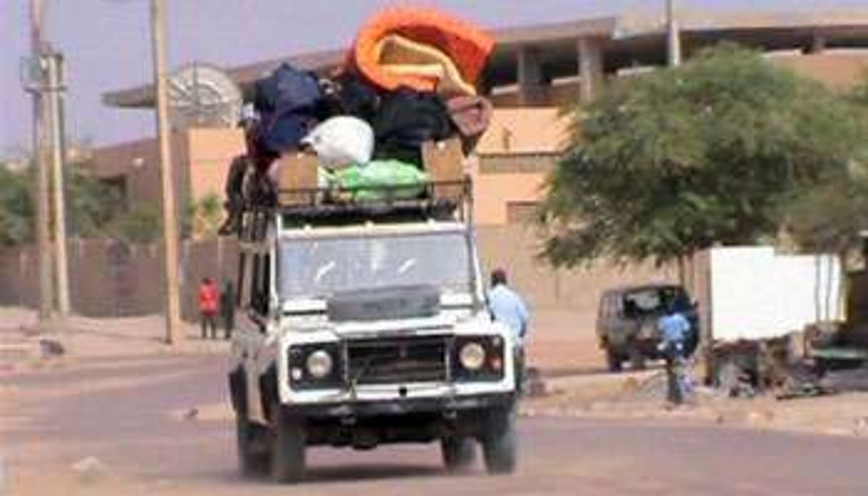 Vidéo d’une voiture transportant des habitants fuyant Tombouctou le 3 avril 2012. © AFP