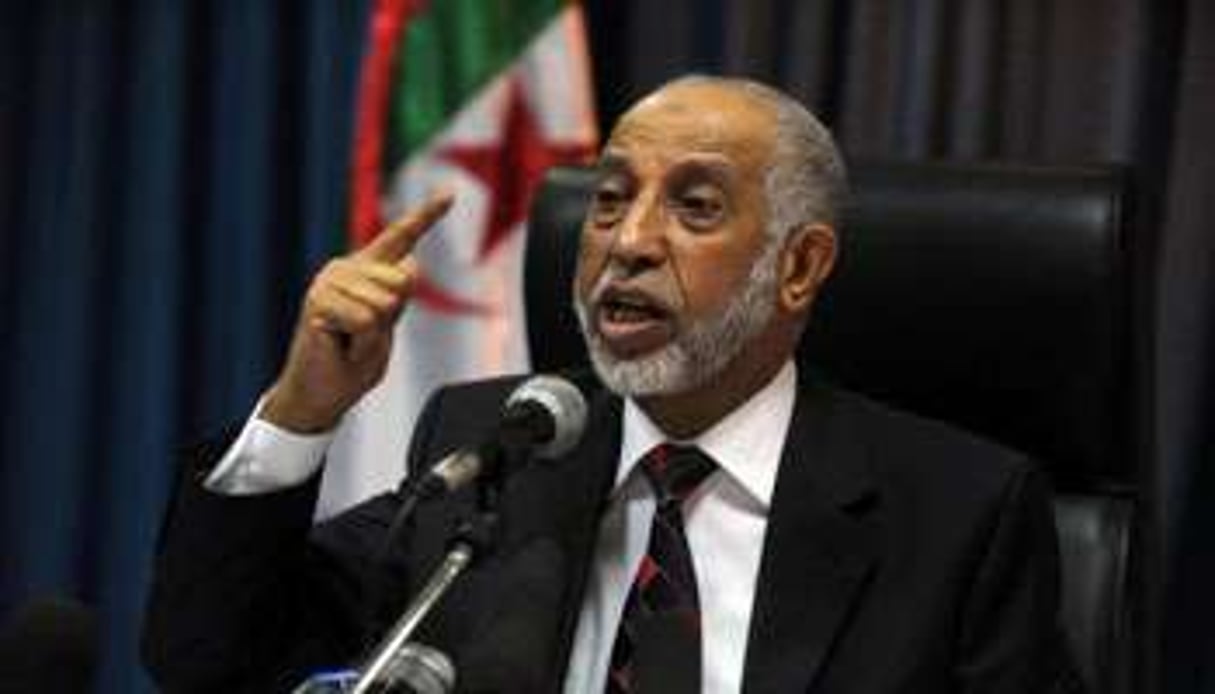 Le secrétaire général du FLN Abdelaziz Belkhadem, le 10 mars 2012 à Alger. © AFP