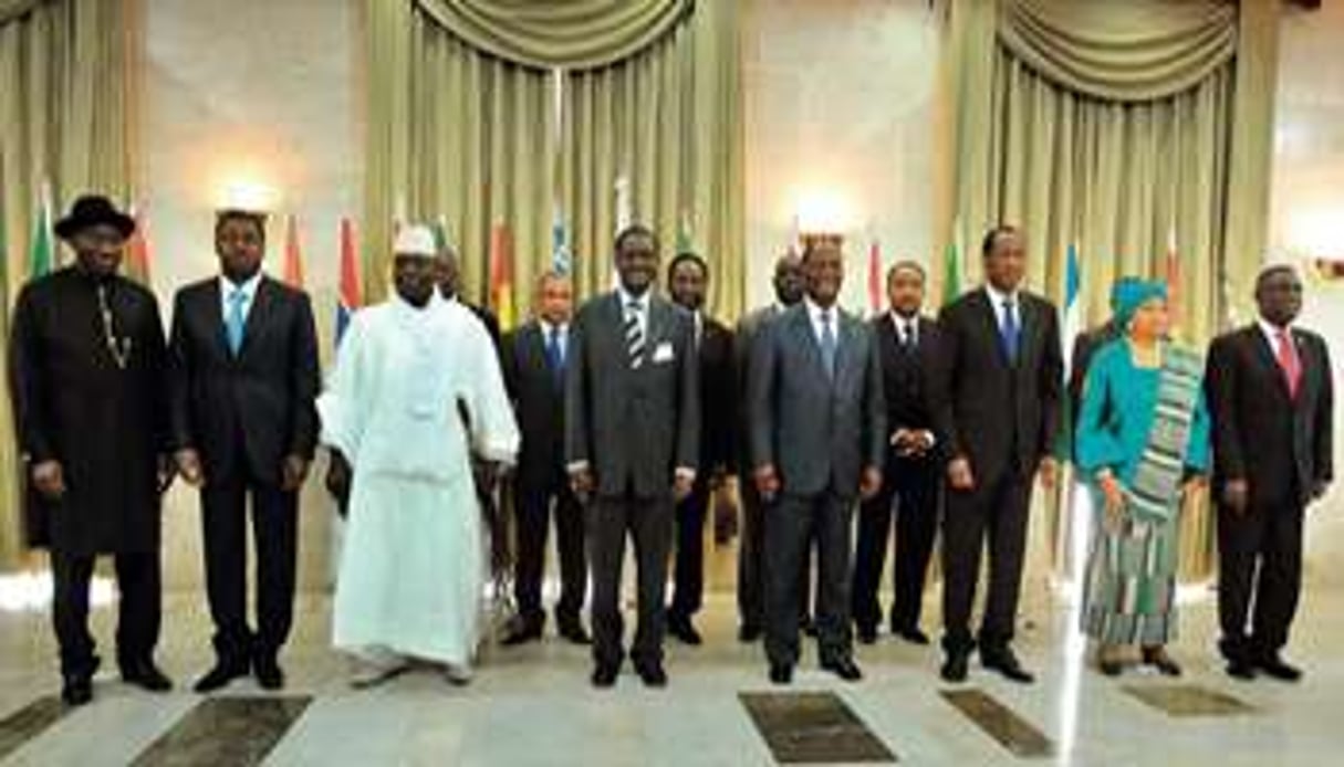 Les chefs d’État de la Cedeao, à Dakar, le 3 mai. © Seyllou/AFP