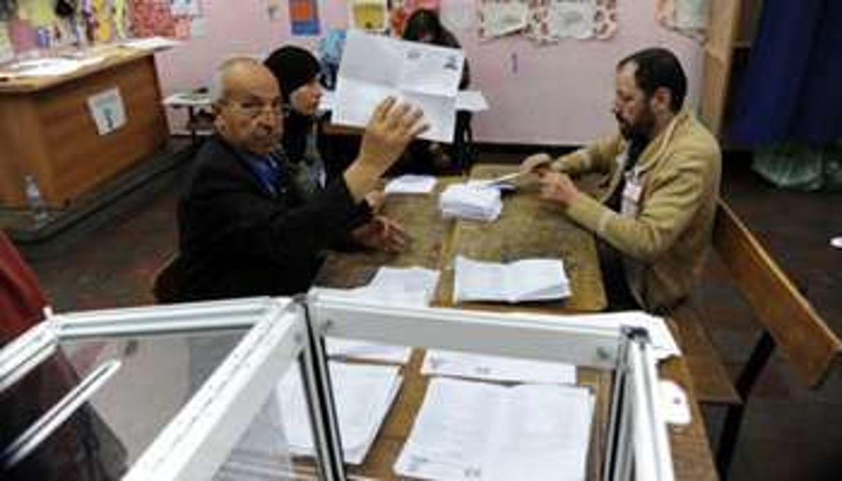 À eux tous les partis islamistes algériens totalisent 59 députés. © AFP