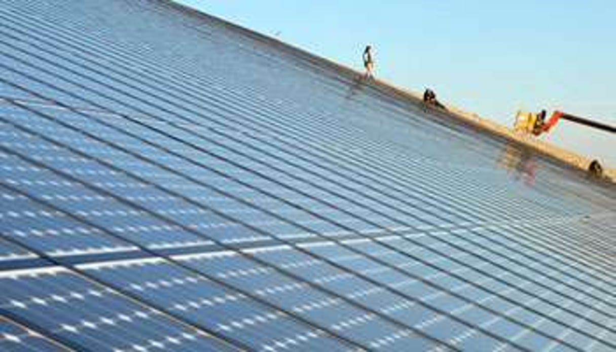 Le plan solaire marocain prévoit d’augmenter la production d’énergie solaire de 2000MW d’ici 2020. © AFP