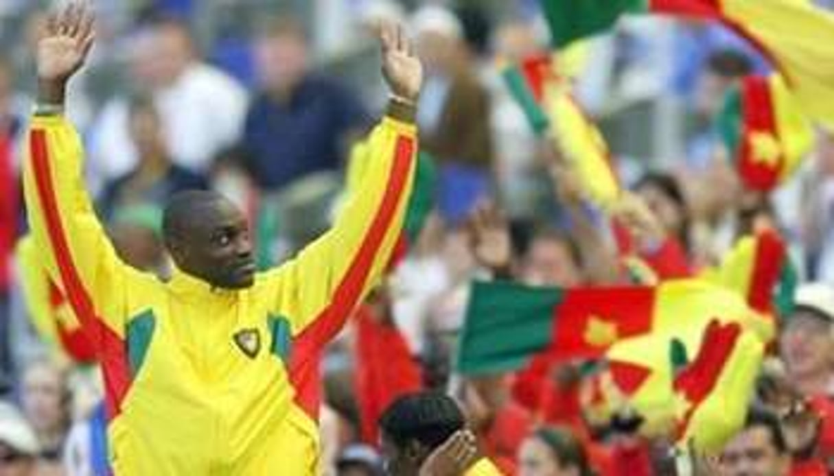 Patrick Mbomma, en 2000, lorsqu’il portait les couleurs des Lions Indomptables du Cameroun. © AFP