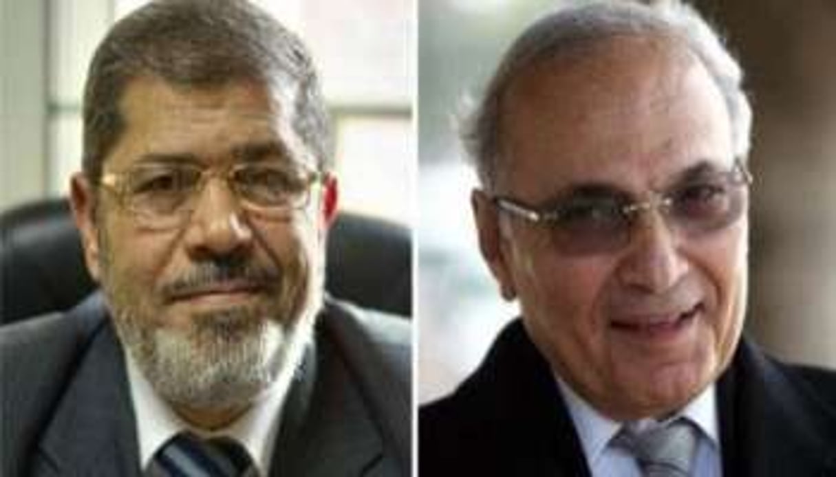 Les deux finalistes de la présidentielle égyptienne : Mohammed Morsi et Ahmad Chafiq. © D.R.