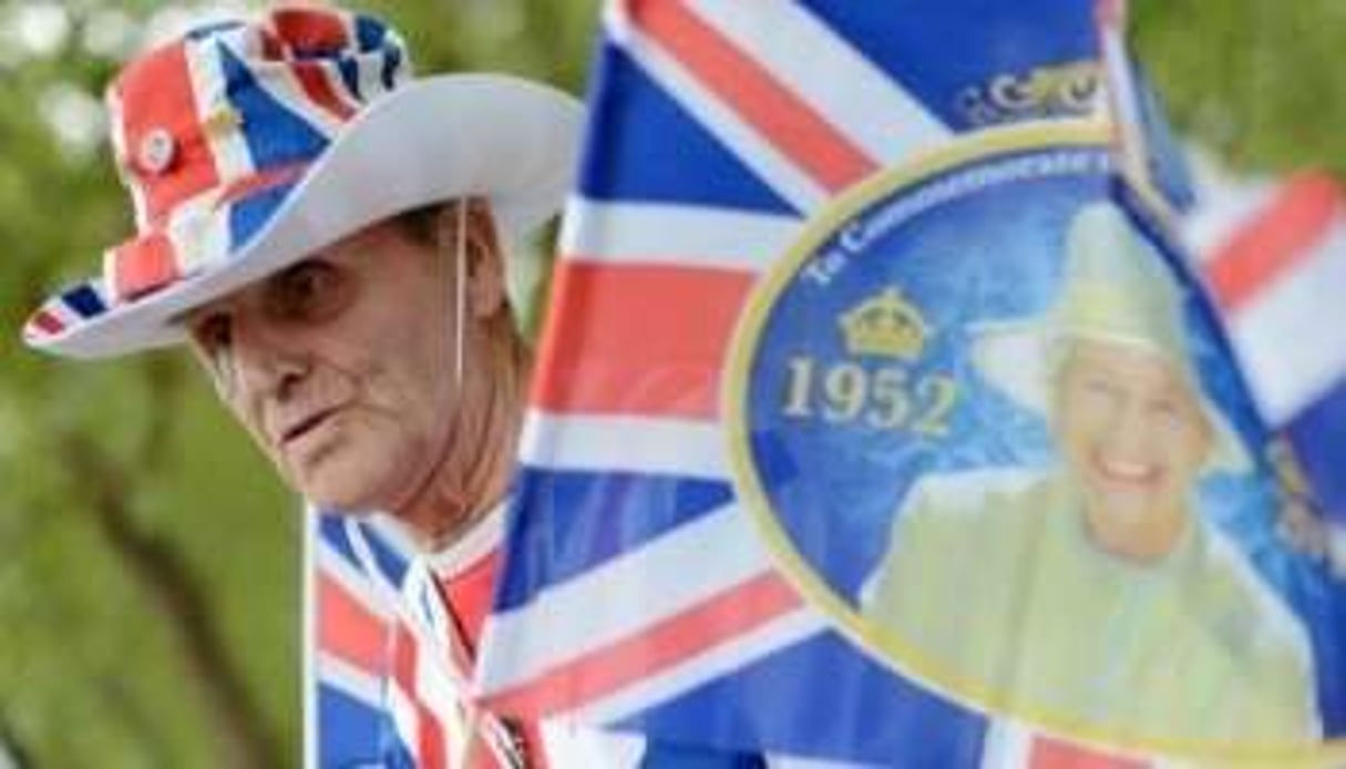 Un fan de la famille royale britannique, le 1er juin 2012 à Londres. © AFP