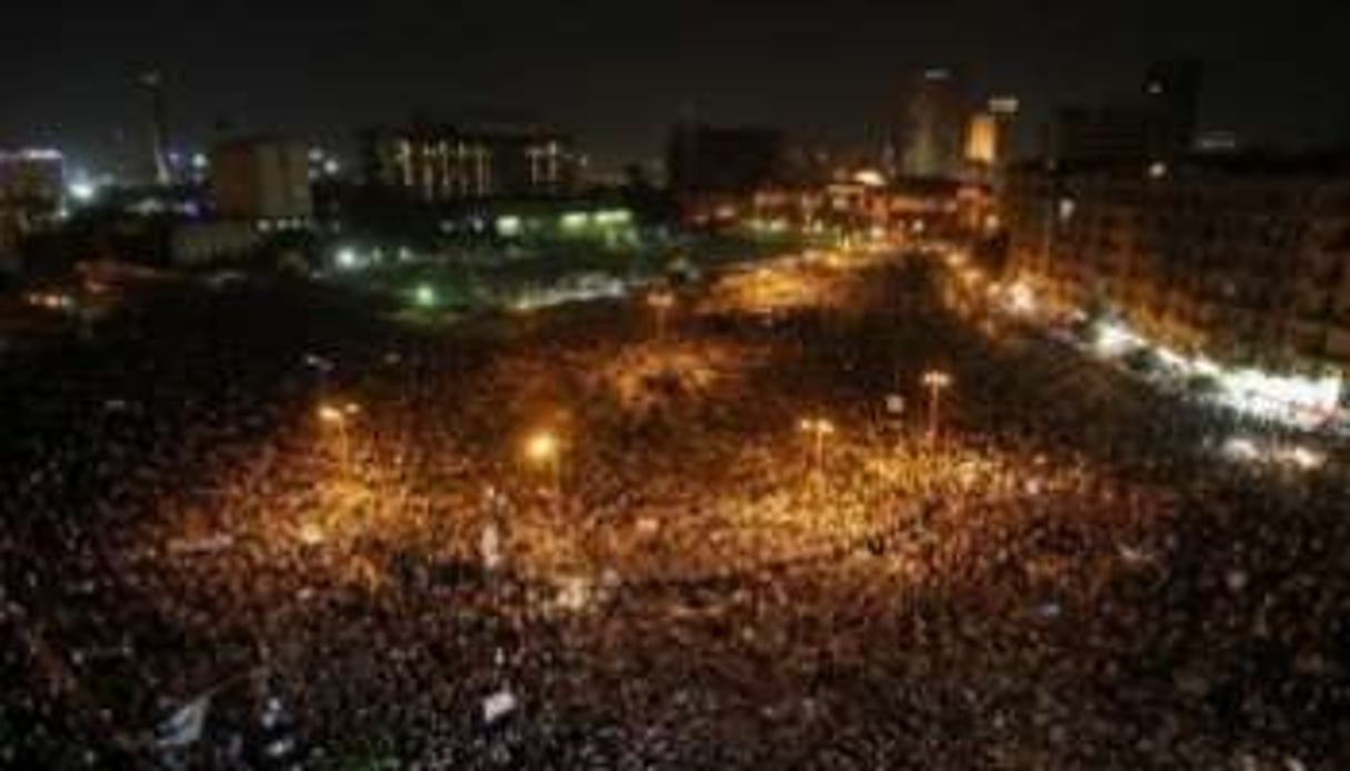 Des Égyptiens en colère après les verdicts du procès Moubarak, le 2 juin 2012 place Tahrir. © Mohammed Abed/AFP