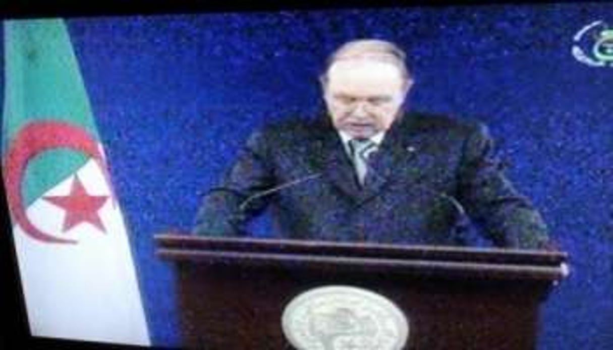 Le FLN de Abdelaziz Bouteflika a refusé de signer le rapport de la Cnisel. © D.R.
