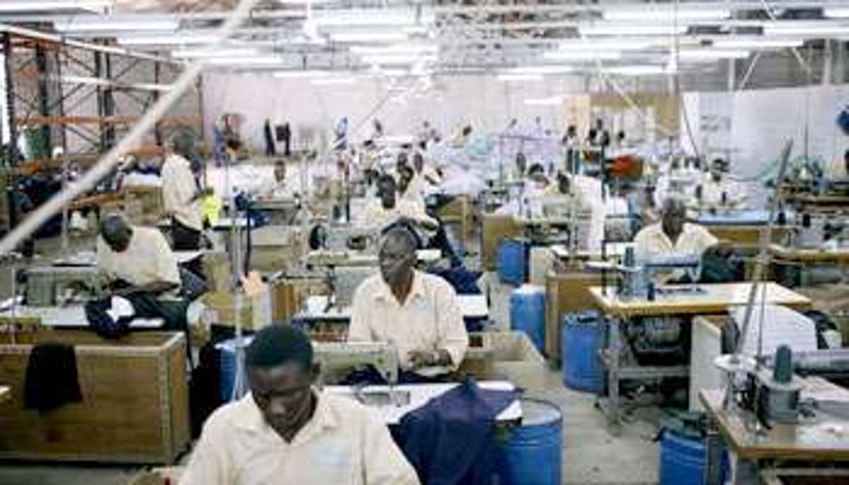 Les Asiatiques auraient déjà fait perdre 35% de leurs commandes aux fabricants africains. © AFP