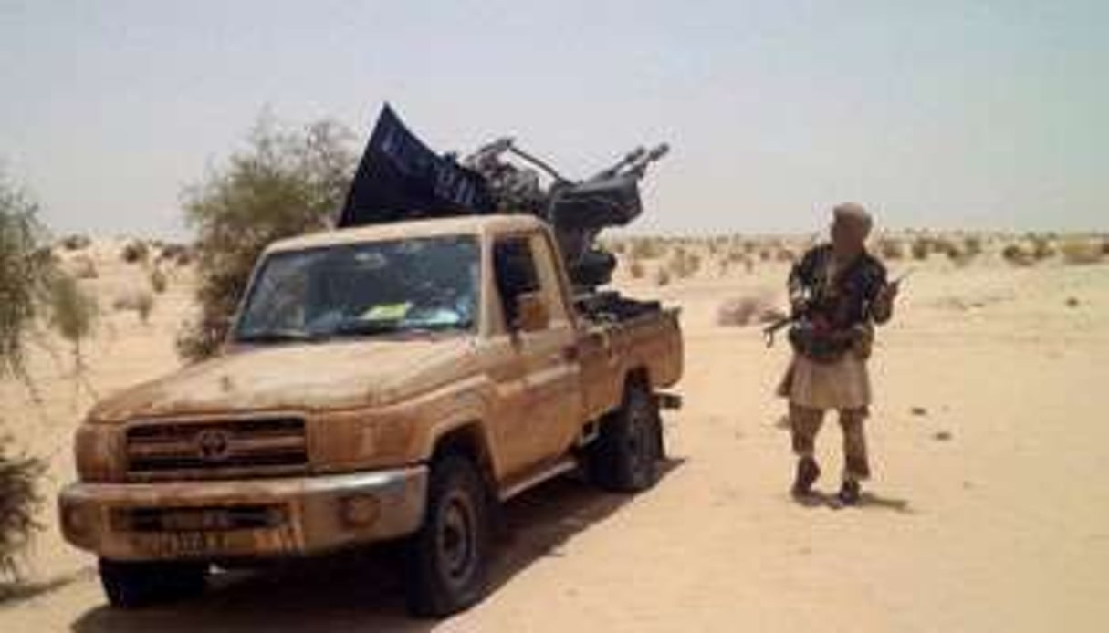 Des rebelles maliens islamistes, le 24 avril 2012 près de Tombouctou. © AFP