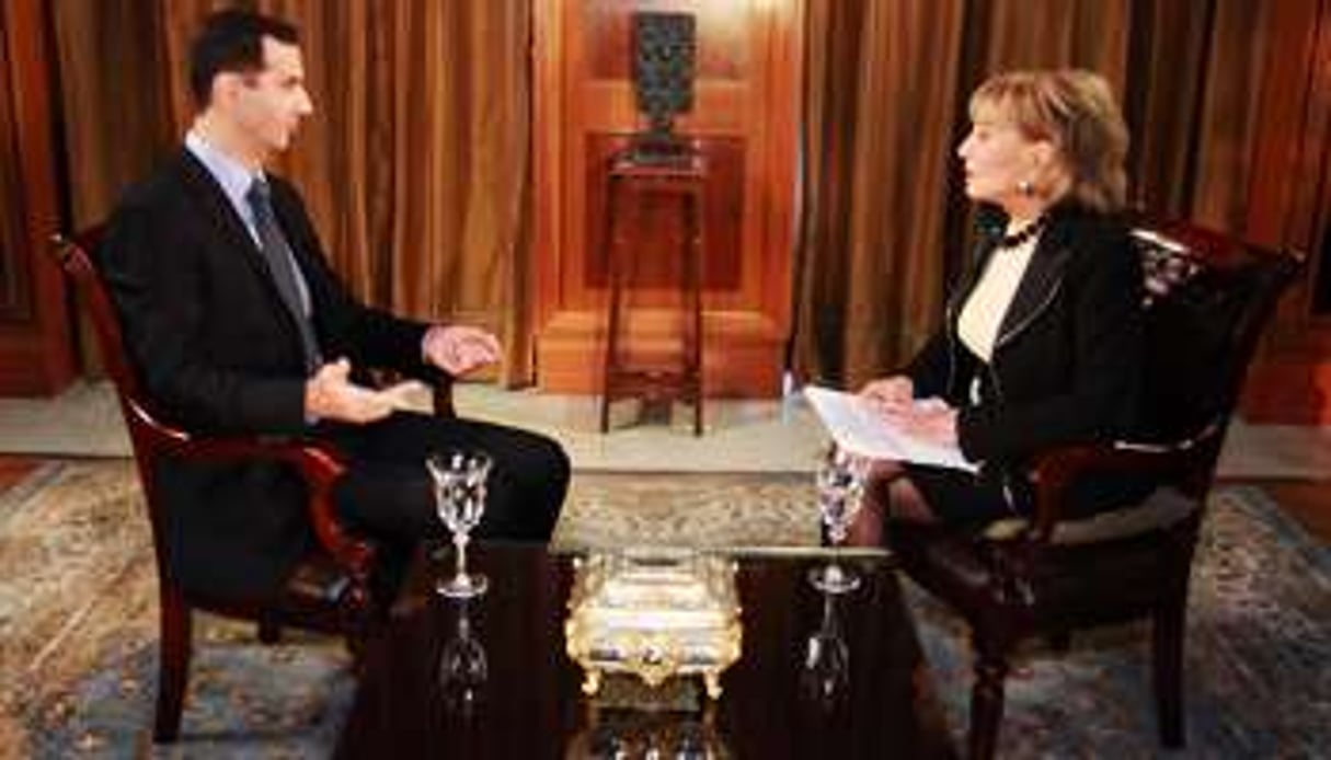 Barbara Walters interviewant Bachar al-Assad, en décembre 2011. © Rob Wallace/AP/SIPA