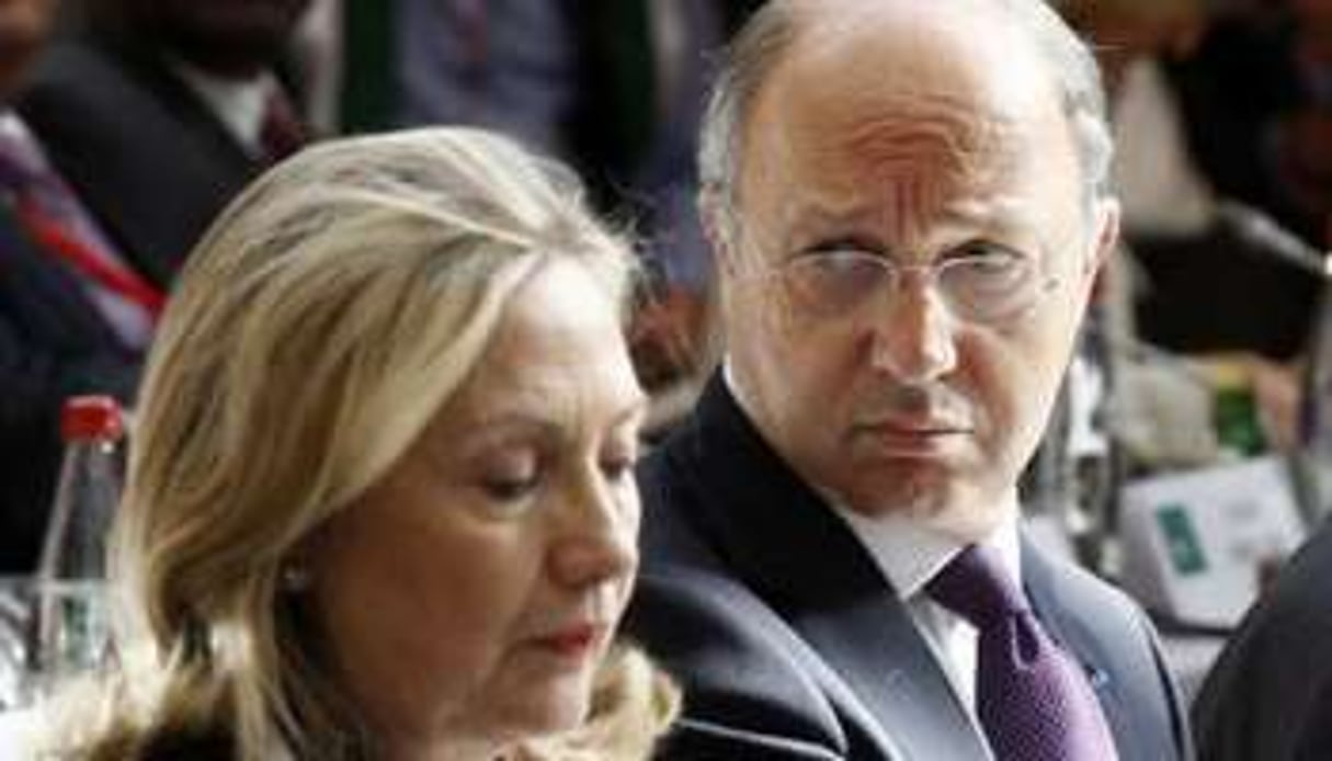 Hillary Clinton et Laurent Fabius, le 6 juillet 2012 à Paris. © AFP