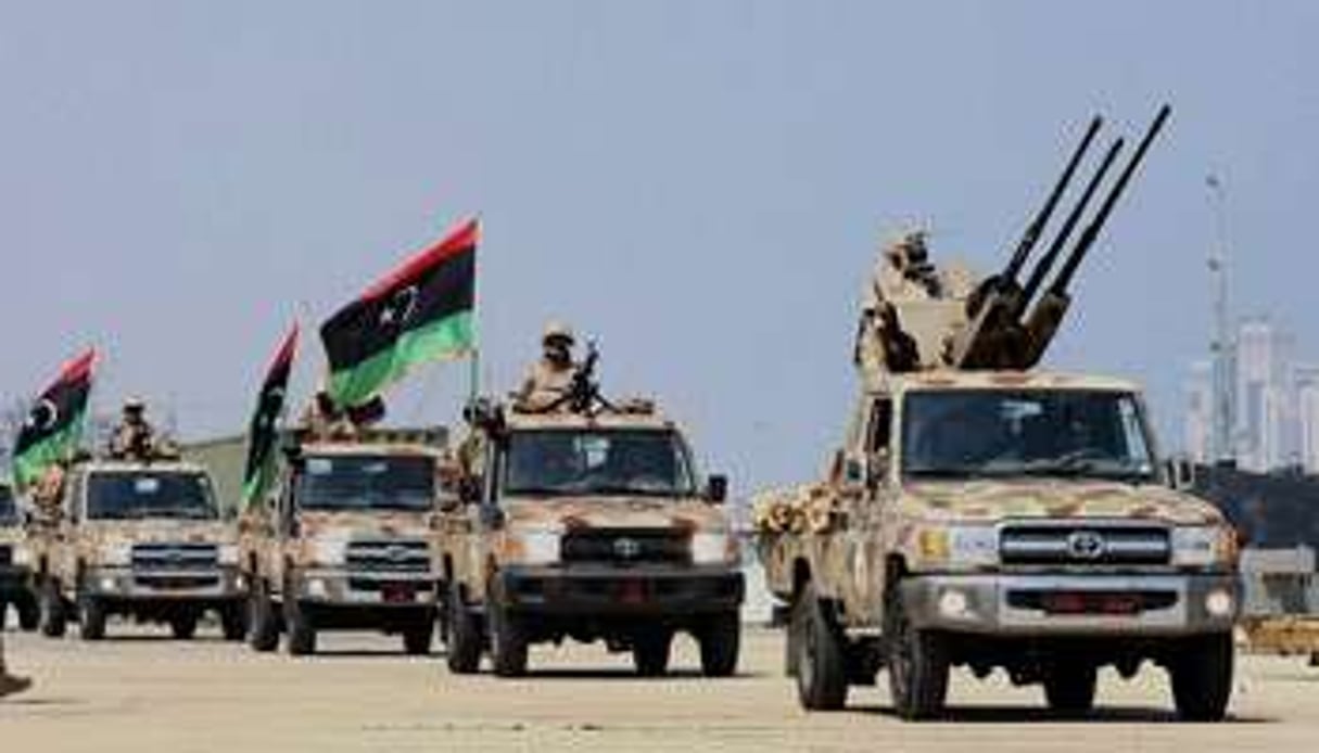 Des soldats de l’armée libyenne à Tripoli le 3 juillet 2012. © AFP