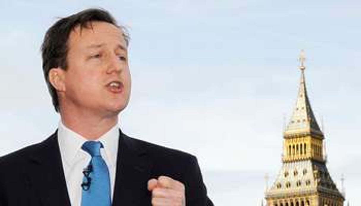 David Cameron devant ses supporters, le 6 avril 2010 à Londres. © Reuters