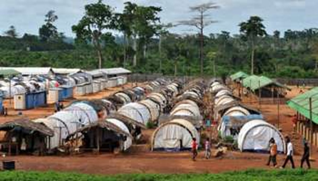 Un camp de réfugiés guérés à Duékoué, en Côte d’Ivoire. © AFP