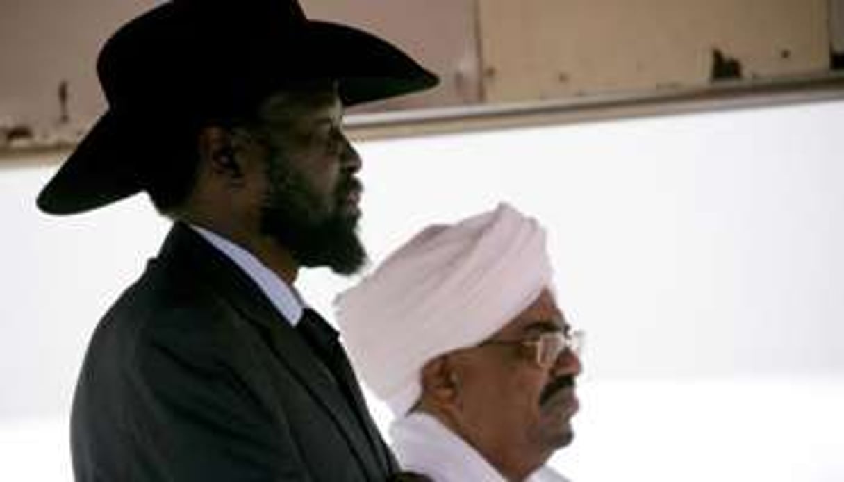 Salva Kiir et Omar el-Béchir, en octobre 2011 à Khartoum. © AFP