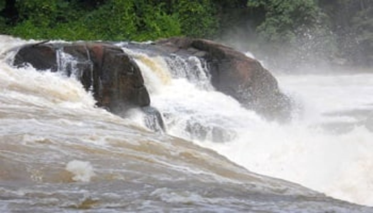 Les Chutes de l’Impératrice, sur la rivière Ngounié, vont permettre de produire 70 MW à un coût inférieur aux énergies fossiles. © Coder Gabon 2011