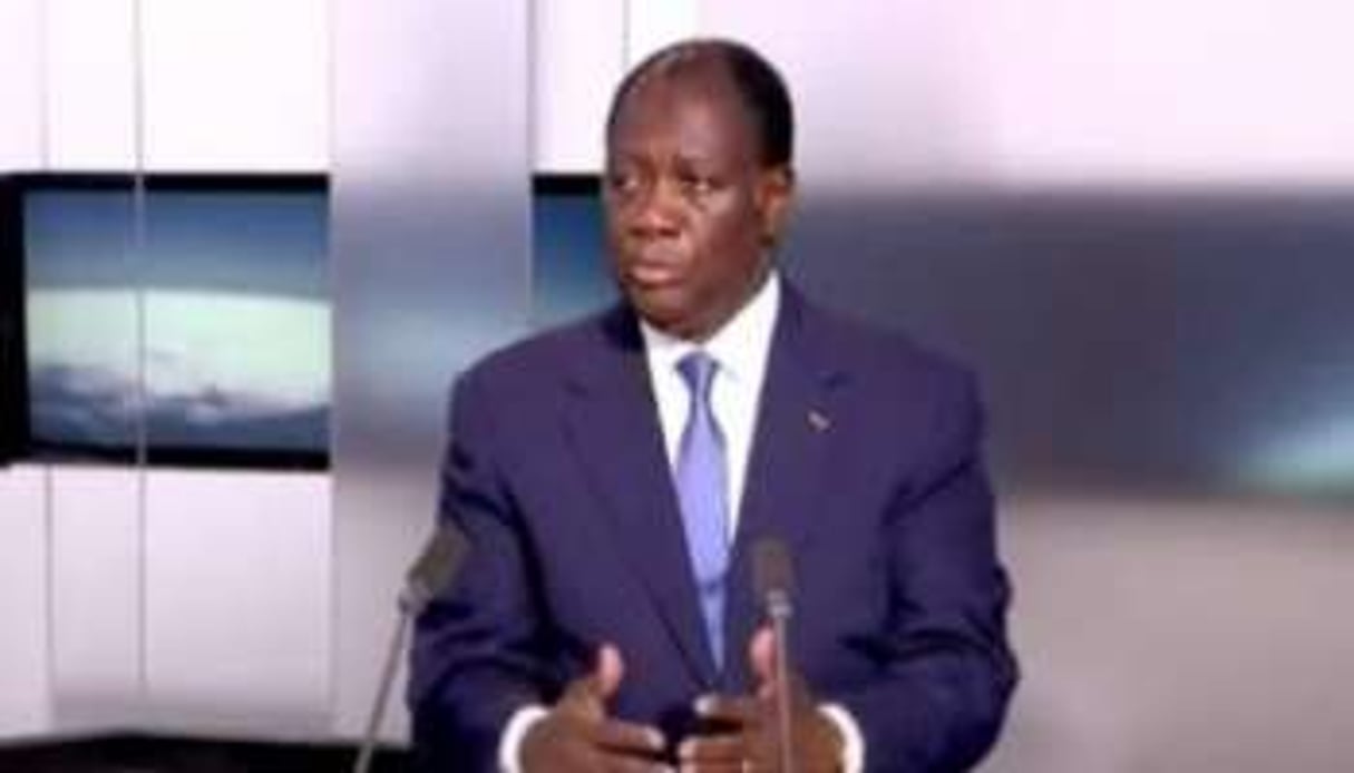 Alassane Ouattara sur le plateau de TV 5 Monde, le 25 juillet 2012. © J.A./TV 5 Monde