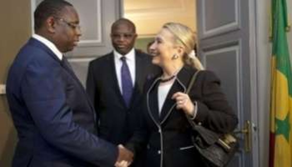 Hillary Clinton avec Macky Sall, à Dakar le 1er août 2012. © Jacquelyn Martin/Pool/AFP