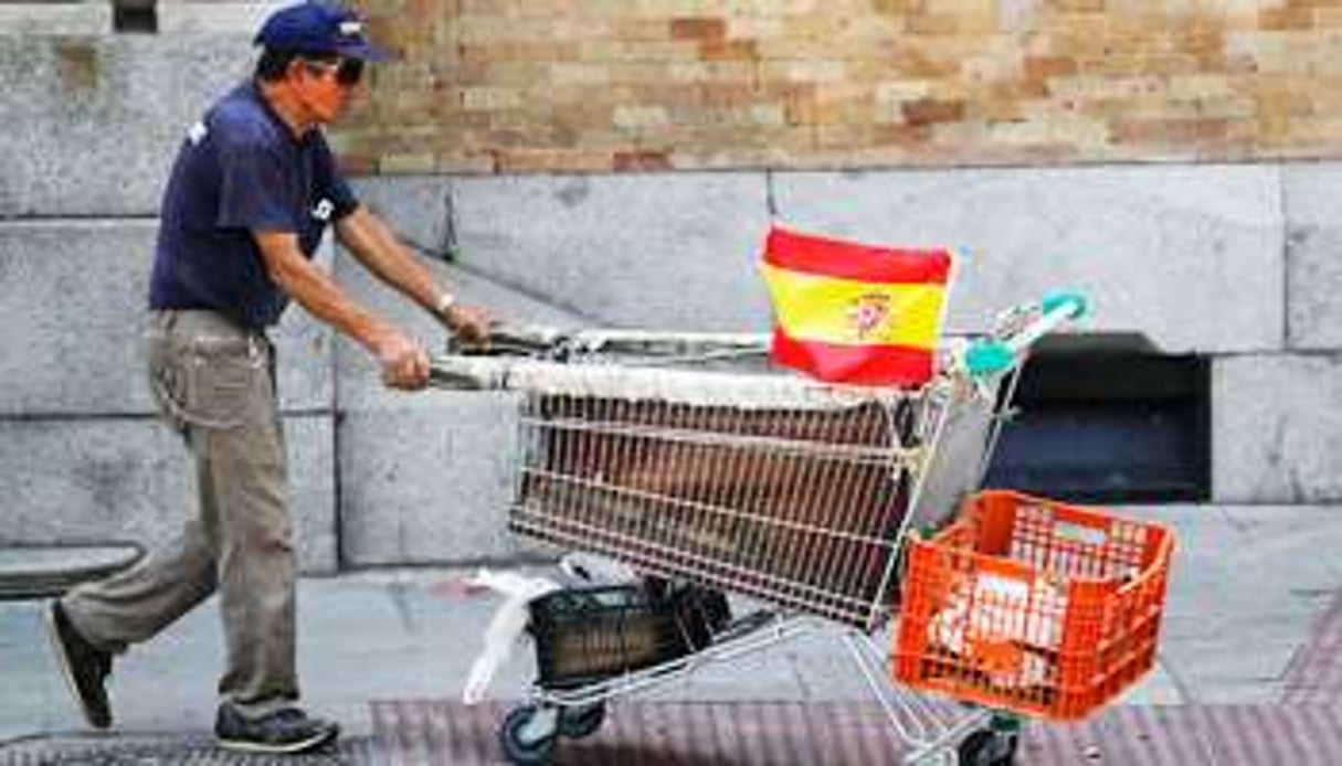 !un déshérité dans une rue de Madrid. © Sipa