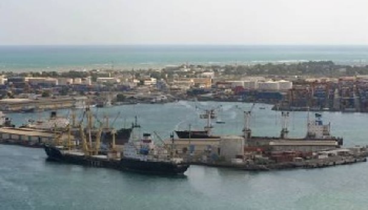 Situé dans la rade de Djibouti, le terminal de Doraleh voit défiler sur ses quais 1 million de conteneurs par an. © Lionel Bonaventure/AFP