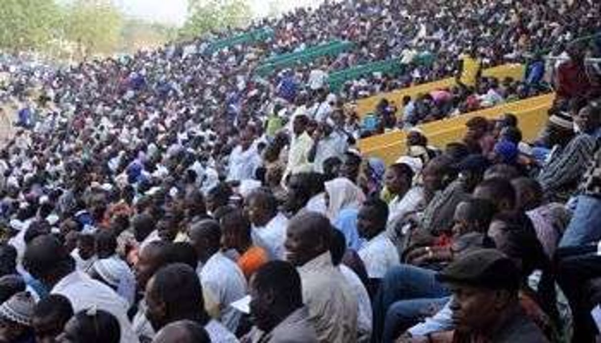 Réunion de masse dans un stade à Bamako le 11 avril 2012. © AFP