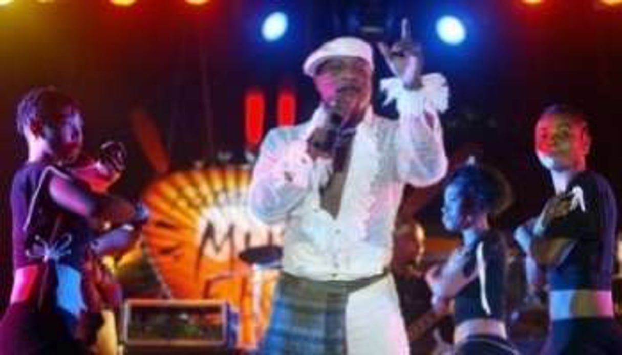 Le chanteur congolais Koffi Olomide le 30 avril 2005 à Dakar. © AFP