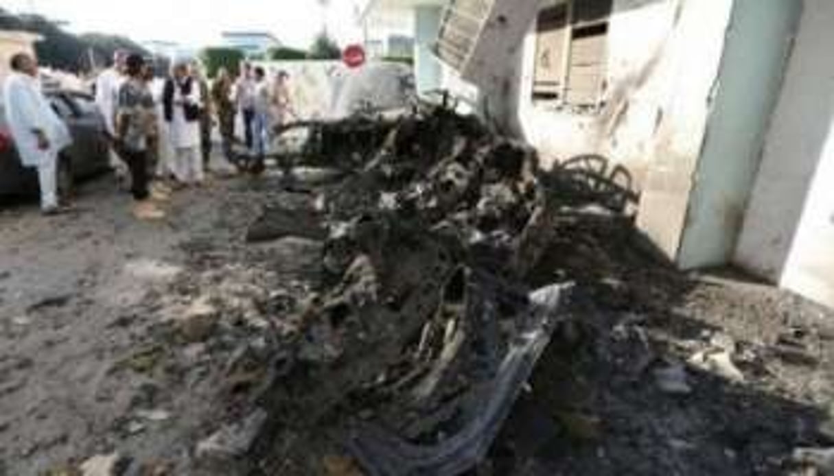 Un double attentat à la voiture piégée a fait deux morts et quatre blessés à Tripoli dimanche. © AFP