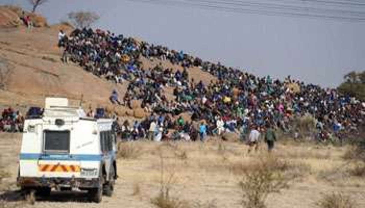 La grève continue à la mine de Marikana, en Afrique du Sud. © AFP