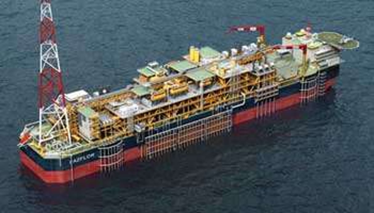 La plate-forme de Pazflor, opérée par Total au large des côtes angolaises. En Angola, le pétrolier français a produit 135 000 bpj en 2011. © Total.com