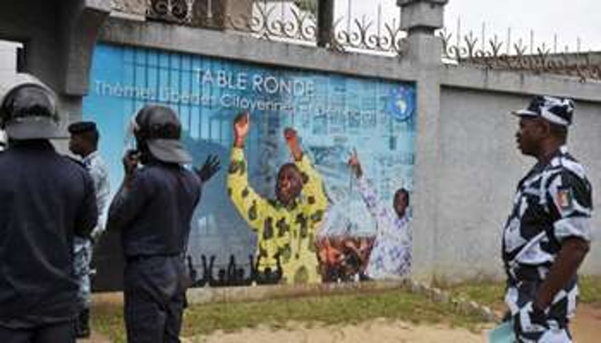 L’attaque contre le siège du FPI a fait trois blessés, le 18 août à Abidjan. © AFP