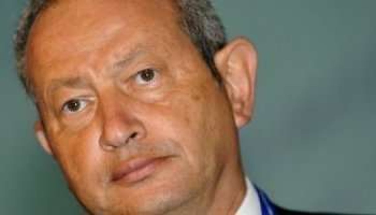 L’homme d’affaires égyptien Naguib Sawiris était devenu la bête noire d’Alger. Son départ pourrait fluidifier les relations du gouvernement avec Djezzy, principal opérateur de téléphonie mobile du pays. © AFP