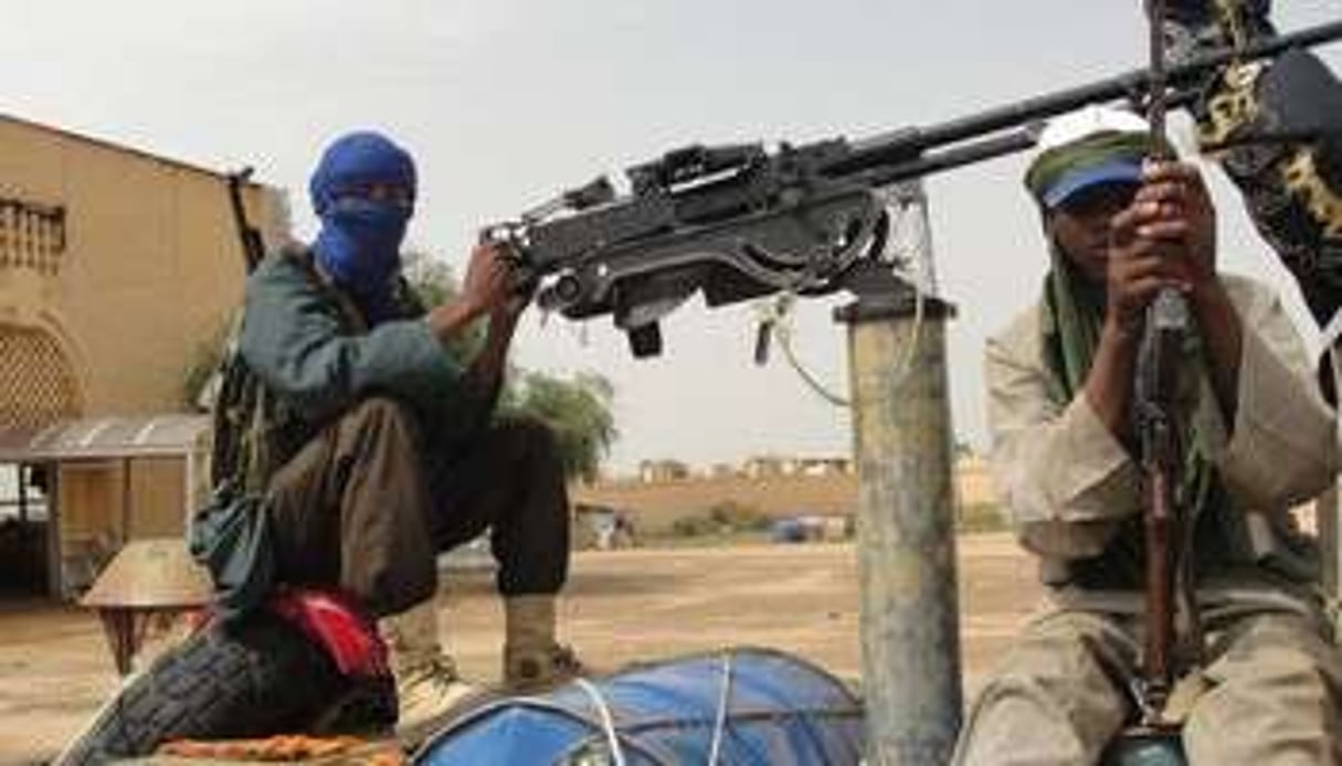 Des combattants du groupe islamiste du Mujao, près de Gao. © AFP