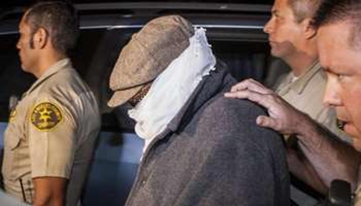 Nakoula Basseley Nakoula escorté par la police ce samedi 15 septembre. © Reuters