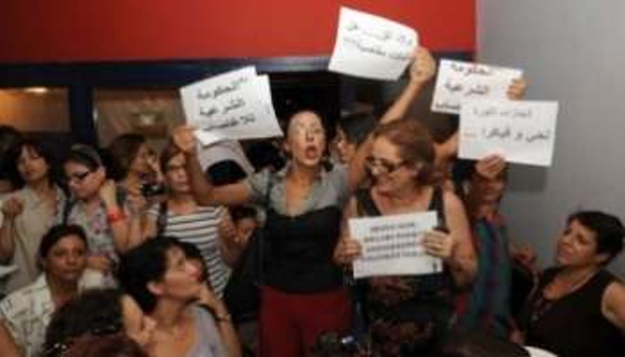 Rassemblement de soutien à une Tunisienne violée par des policiers à Tunis, le 28 septembre 2012. © Fethi Belaid/AFP