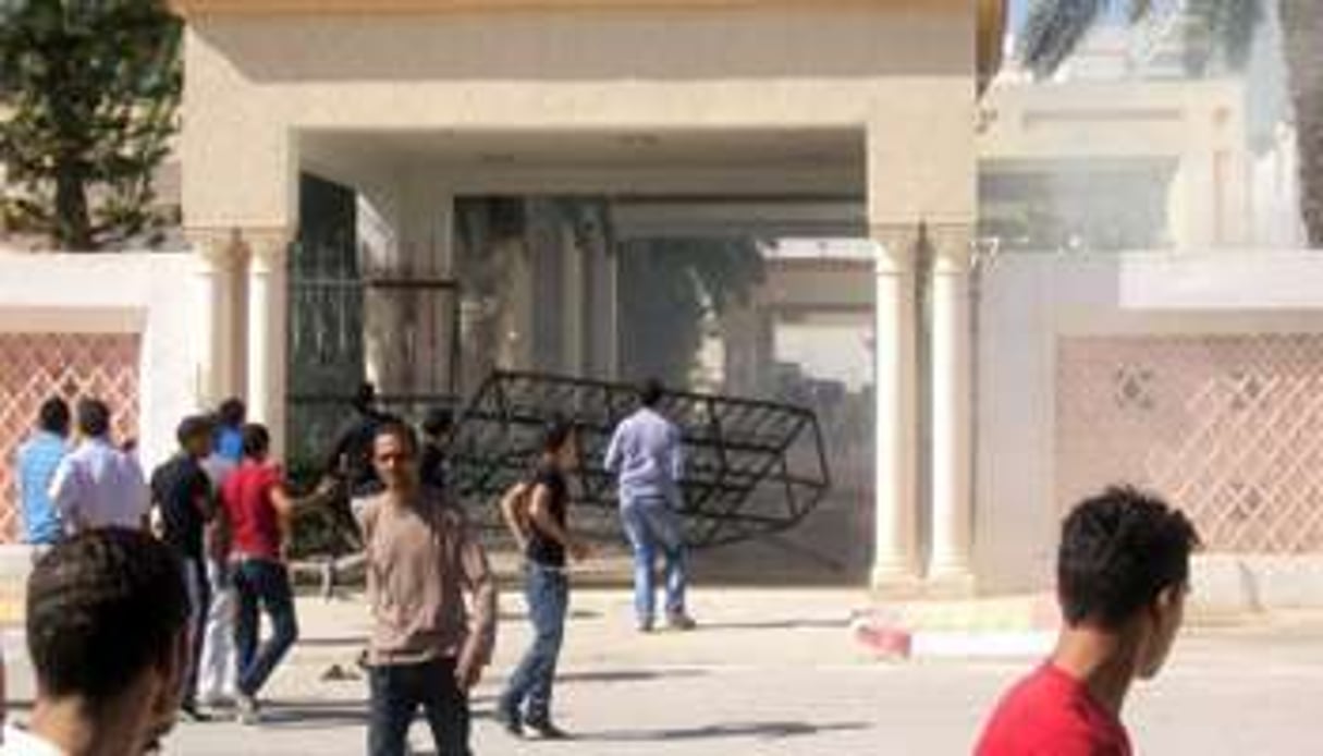 Des manifestants à Sidi Bouzid, le 5 octobre 2012. © AFP