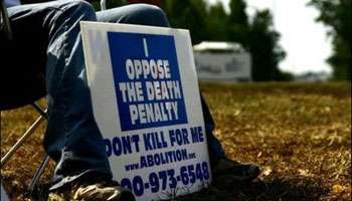 Un militant pour l’abolition de la peine de mort. © AFP