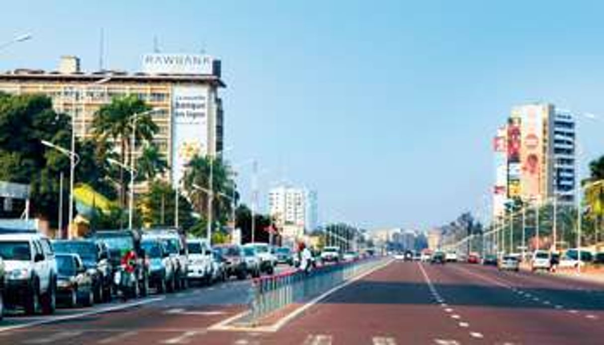 Le boulevard du 30-Juin (à La Gombe), principale artère de la capitale. © Baudouin Mouanda pour J.A.