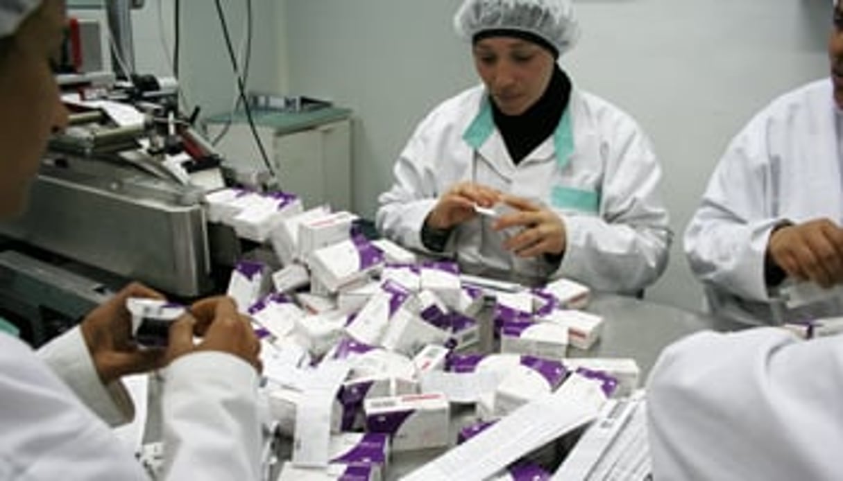 Une unité de production d’Adwya, en Tunisie. Les marchés maghrébins connaissent une croissance de plus de 10 % par an. © Ons Abid/JA